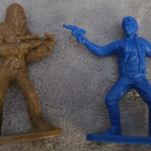 Star Wars Plastic Figures w/ Chewbacca Flashlight - Picture 5 of 9